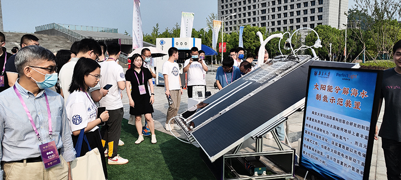k8凯发(中国)科技太阳能海水制氢装置亮相南京大学120周年校庆.jpg